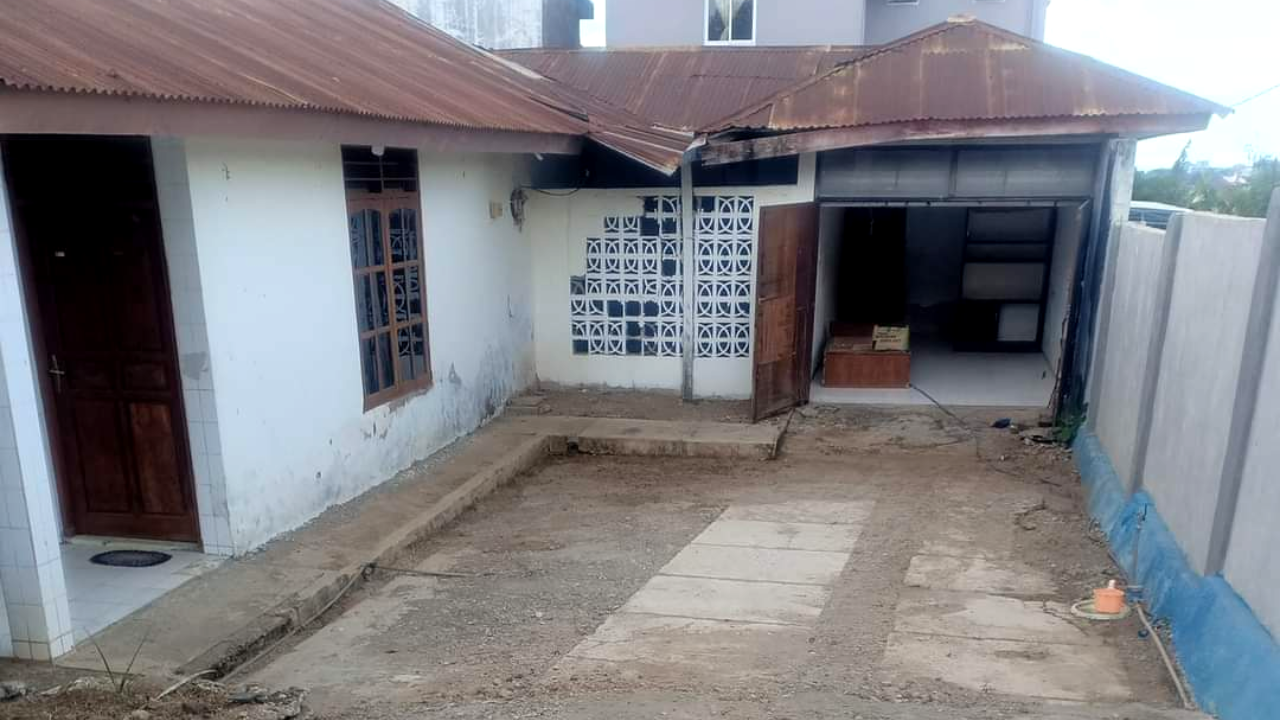 Rumah Perusahaan Naikoten Advokad No. 14 Thumbnail