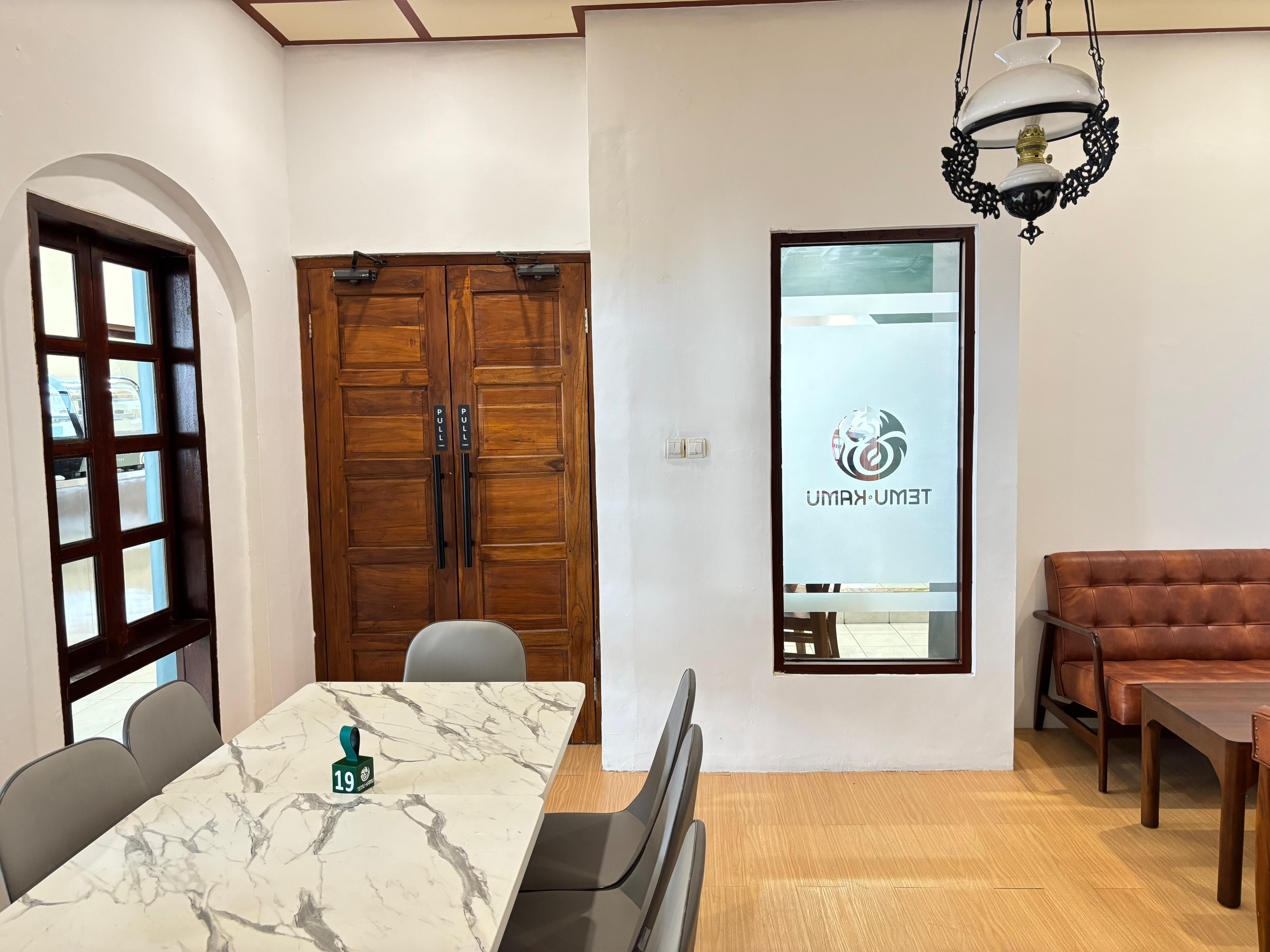 Temu Kamu Coffee & Eatery (Kebon Jeruk, Pos Pengumben) Thumbnail