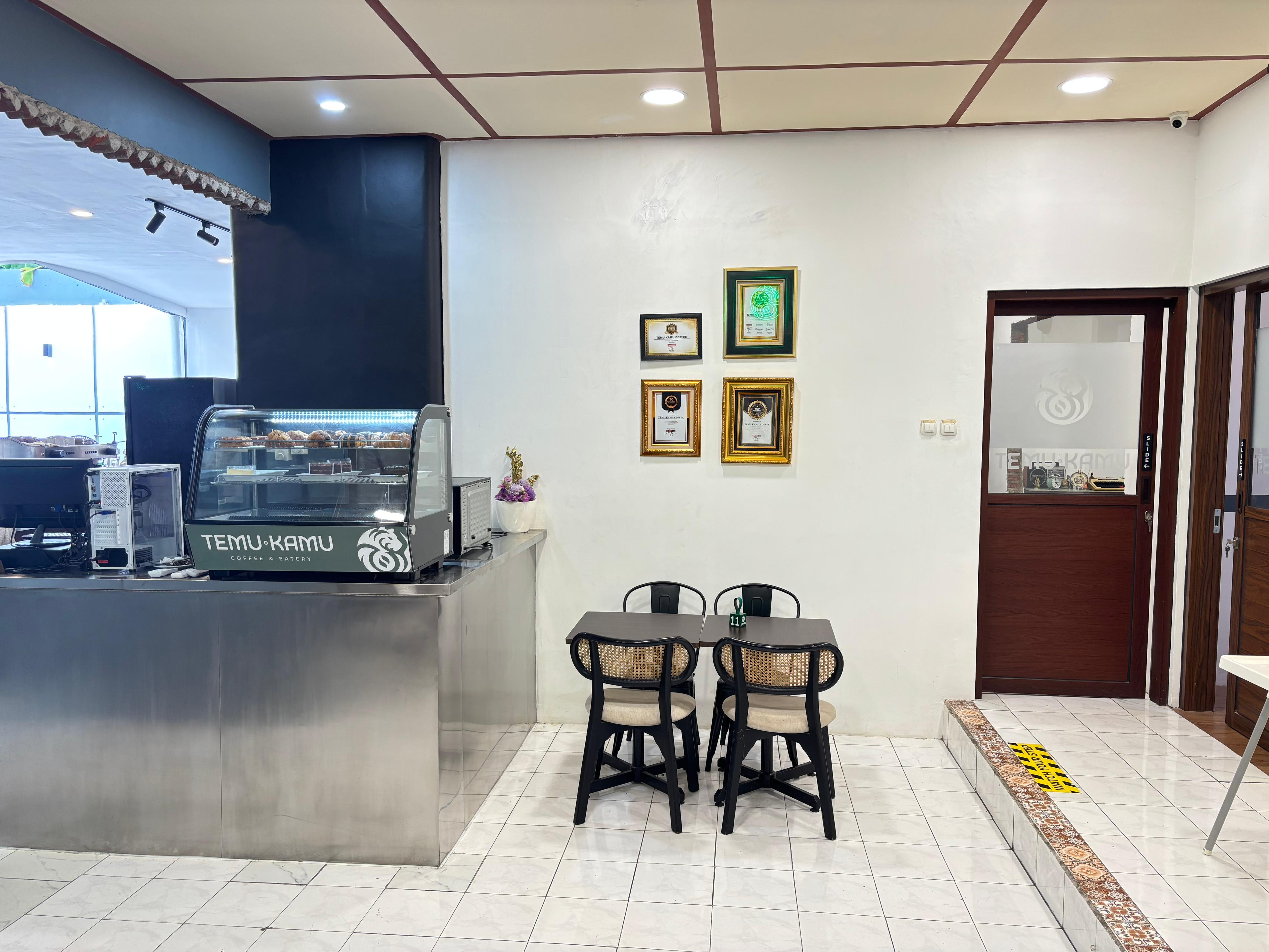 Temu Kamu Coffee & Eatery (Kebon Jeruk, Pos Pengumben) Thumbnail