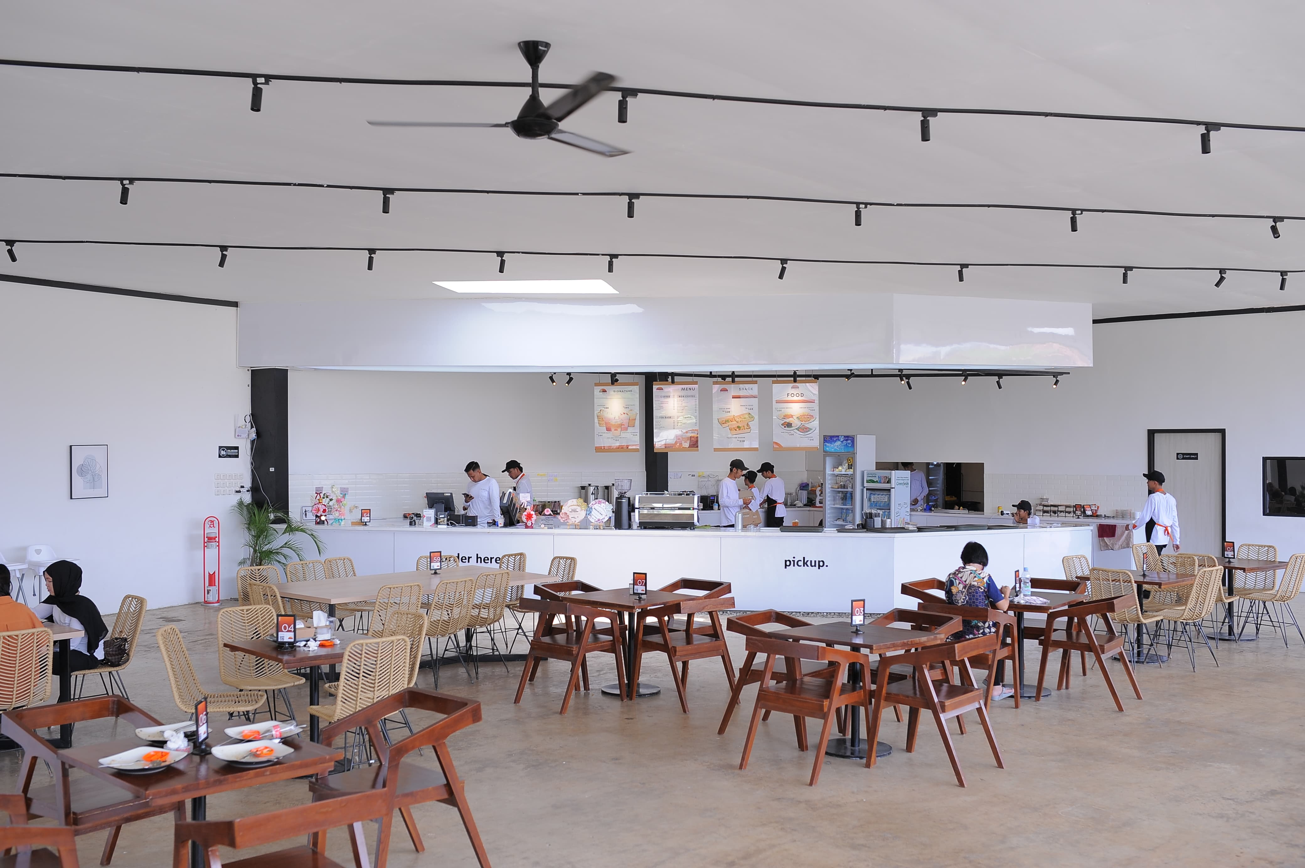 Olimpia Mega Cafe Walk Thumbnail